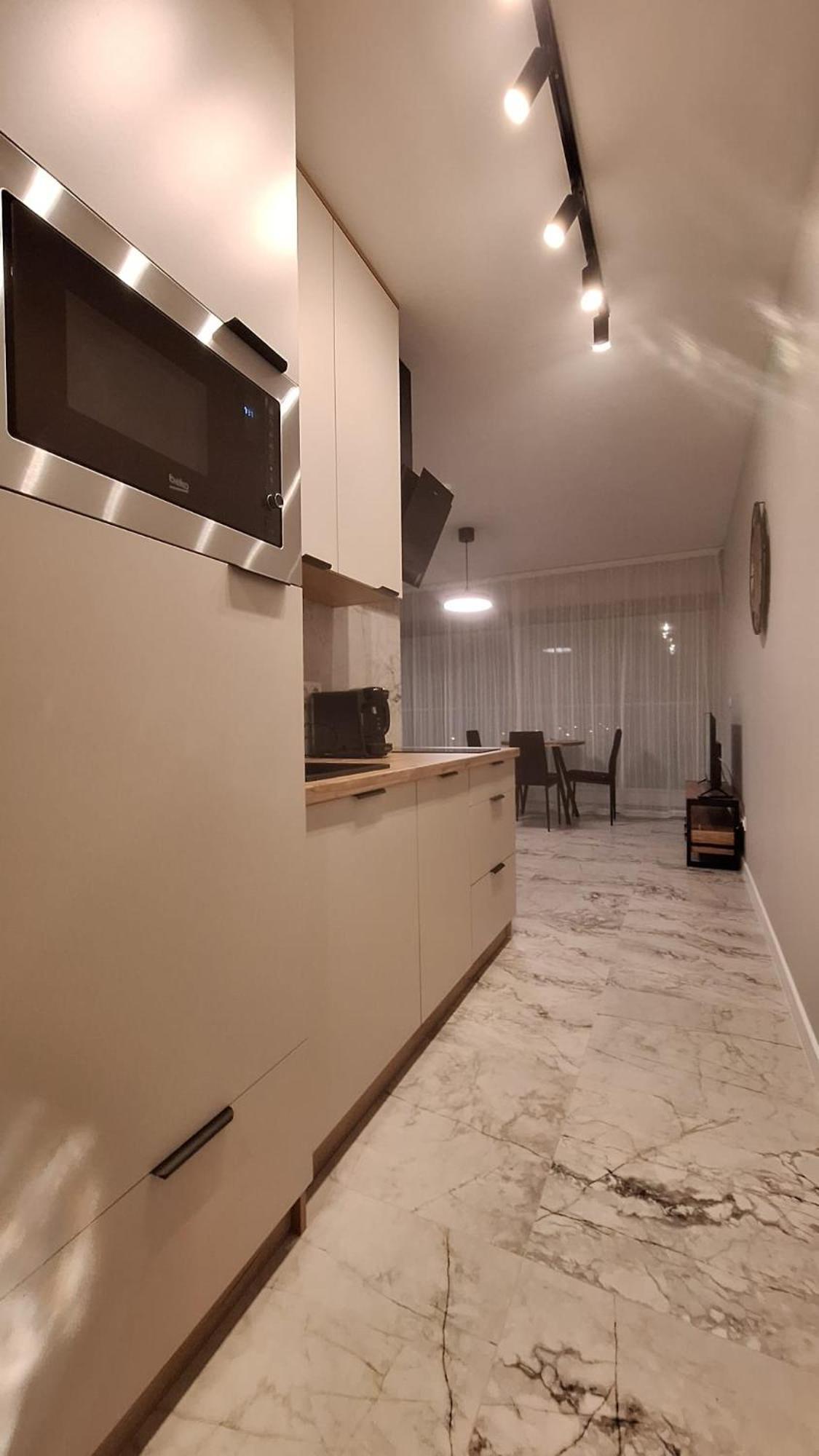 M&m Solaris 401 Apartment